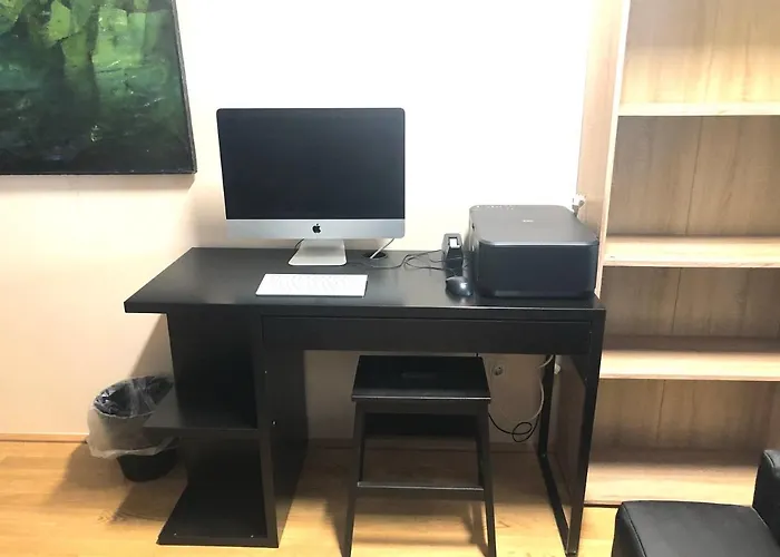Amazing Austria Center Apartment Near Uno City